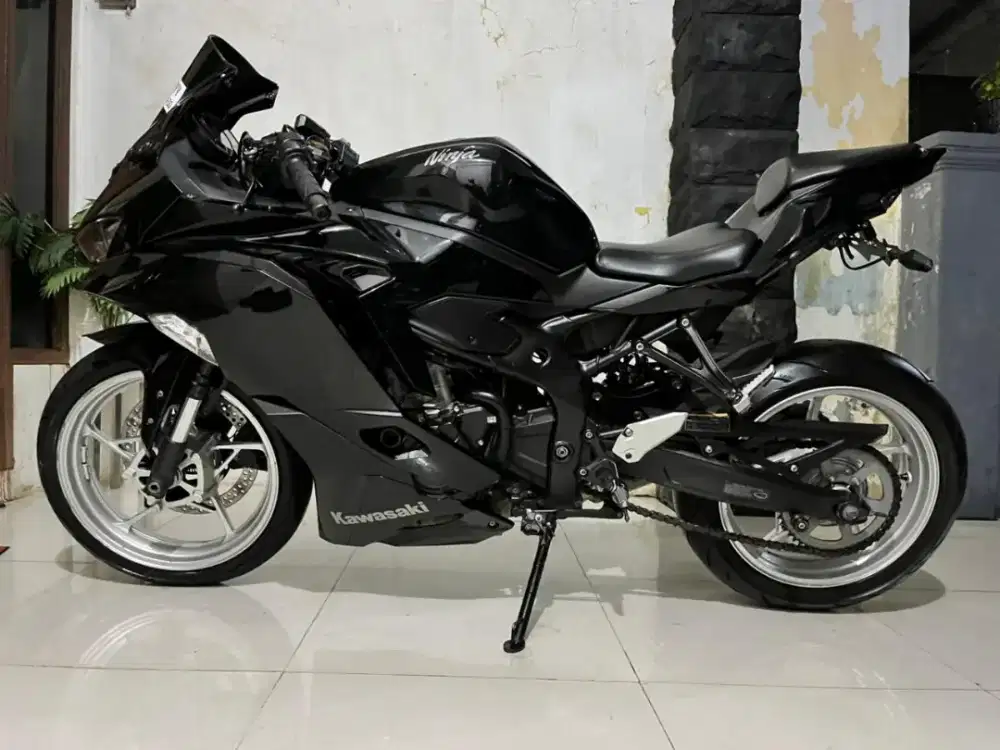 FOR SALE ! KAWASAKI ZX 25R