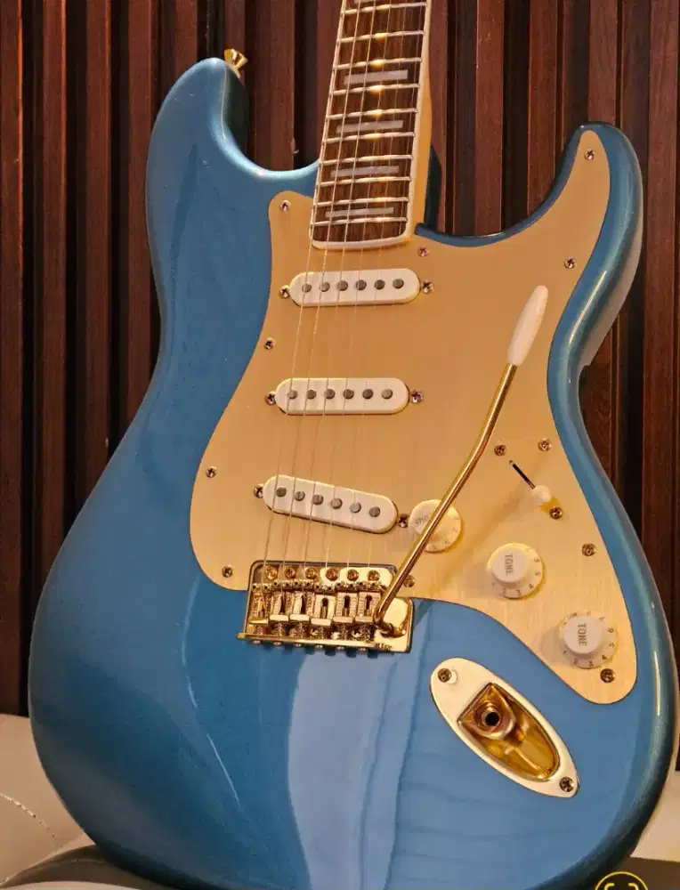 Squier 40th Anniv by Fender