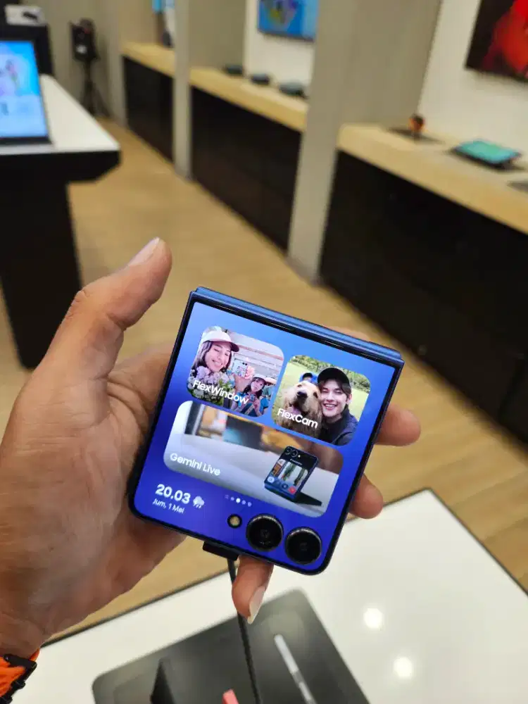 SAMSUNG Z FLIP 7 GRATIS FREE SPEAKER PREMIUM SENILAI 1 JUTA