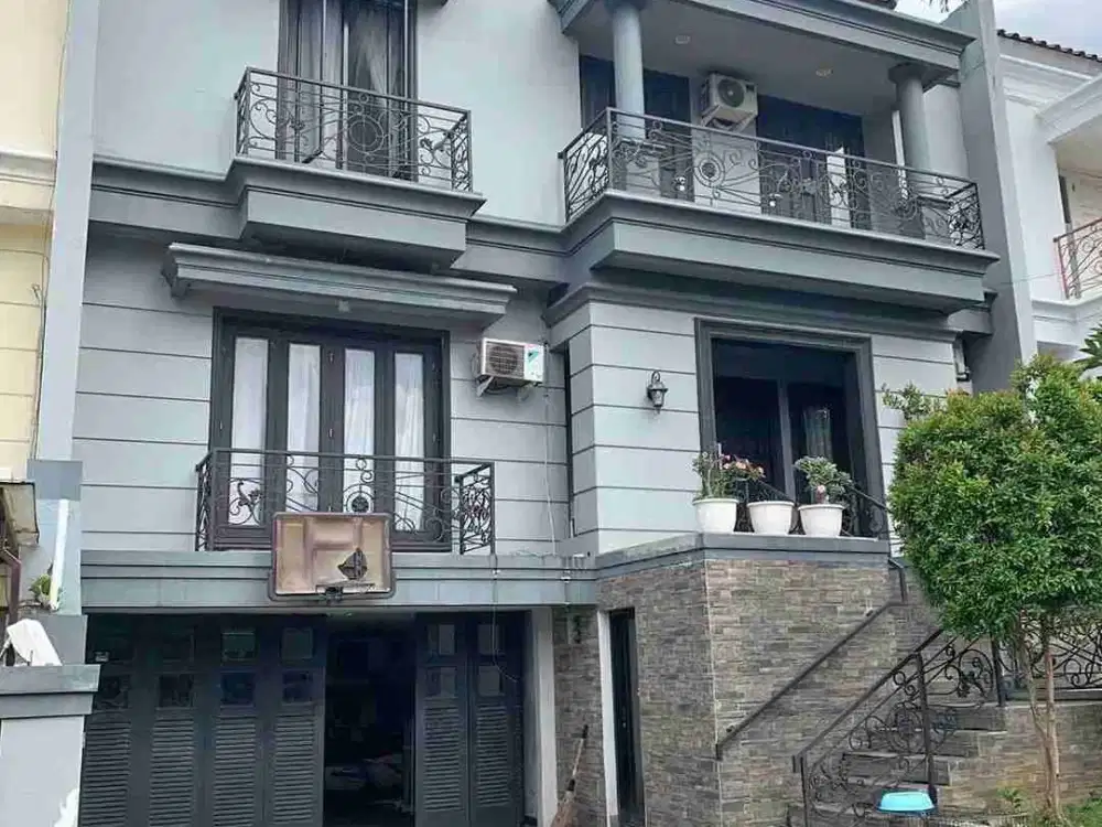dijual rumah mewah murah 2 lt swiming pool town house Cilandak Jakarta selatan