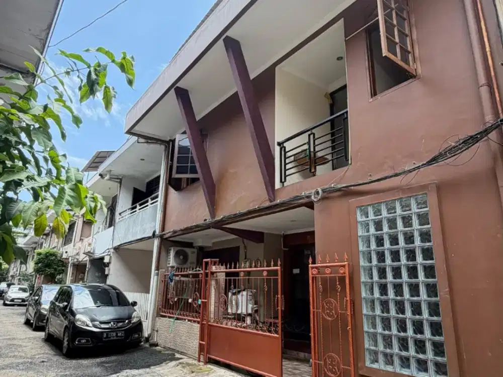 Jual Cepat Rumah 3 Lantai Gunung Sahari – Fully Furnished, Tinggal Jalan Kaki ke BCA BEBAS BANJIR