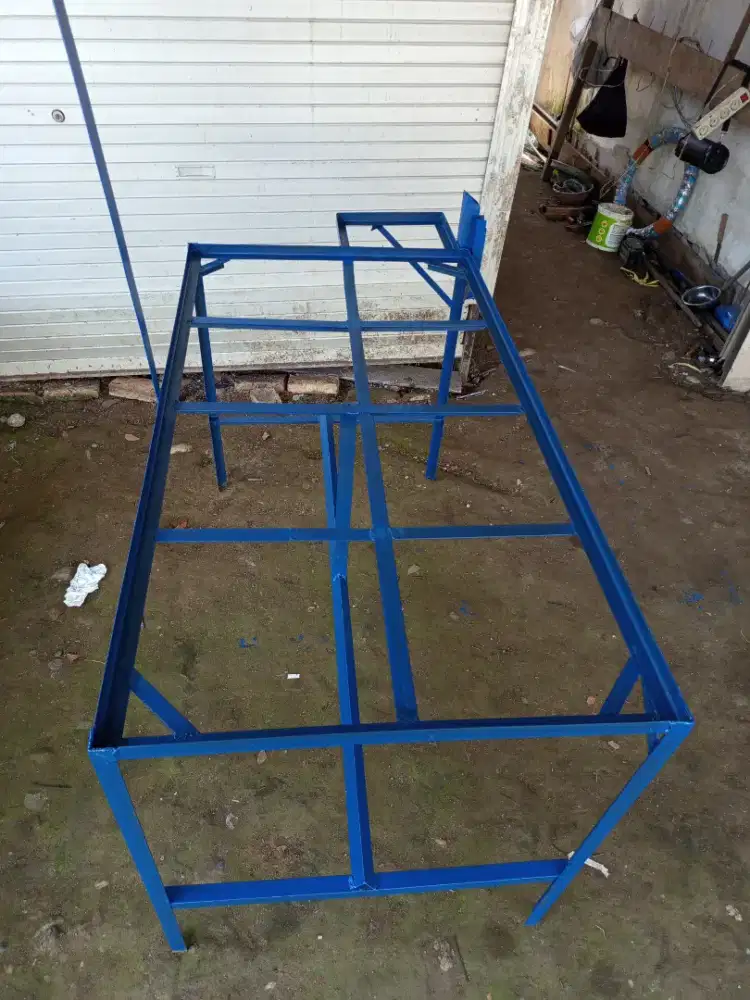 Meja setrika uap