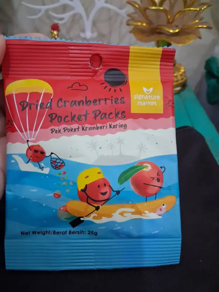 Healthy snack dried 
Cranberries pocket pack 
Expired 24.01.27 
Snack