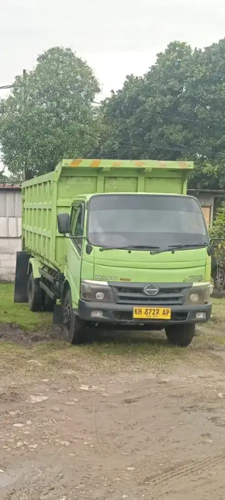 HINO DUTRO 130 HD Diesel MT Warna Hijau Tahun 2019