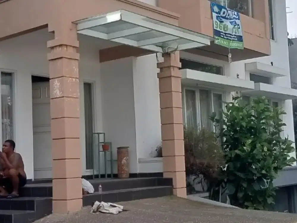 Rumah mewah tanah luas setrasari disetramurni
