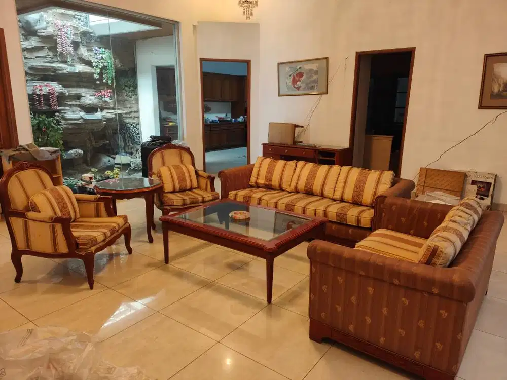 Set sofa dan meja merk BIKA