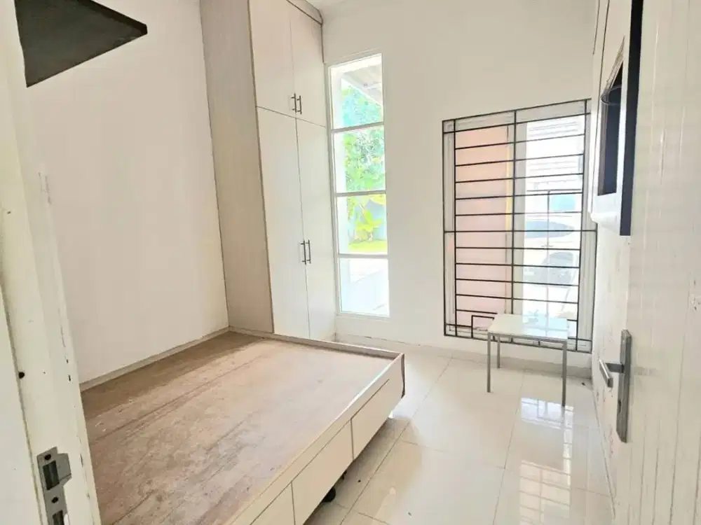 DIJUAL CEPAT Rumah BU Stategis Siap Huni Dekat Merr Lebar 7 Di Perum. WISATA SEMANGGI Surabaya