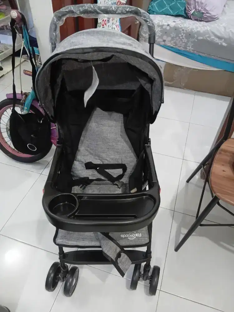 DIJUAL STROLLER SPACEBABY MASIH BARU