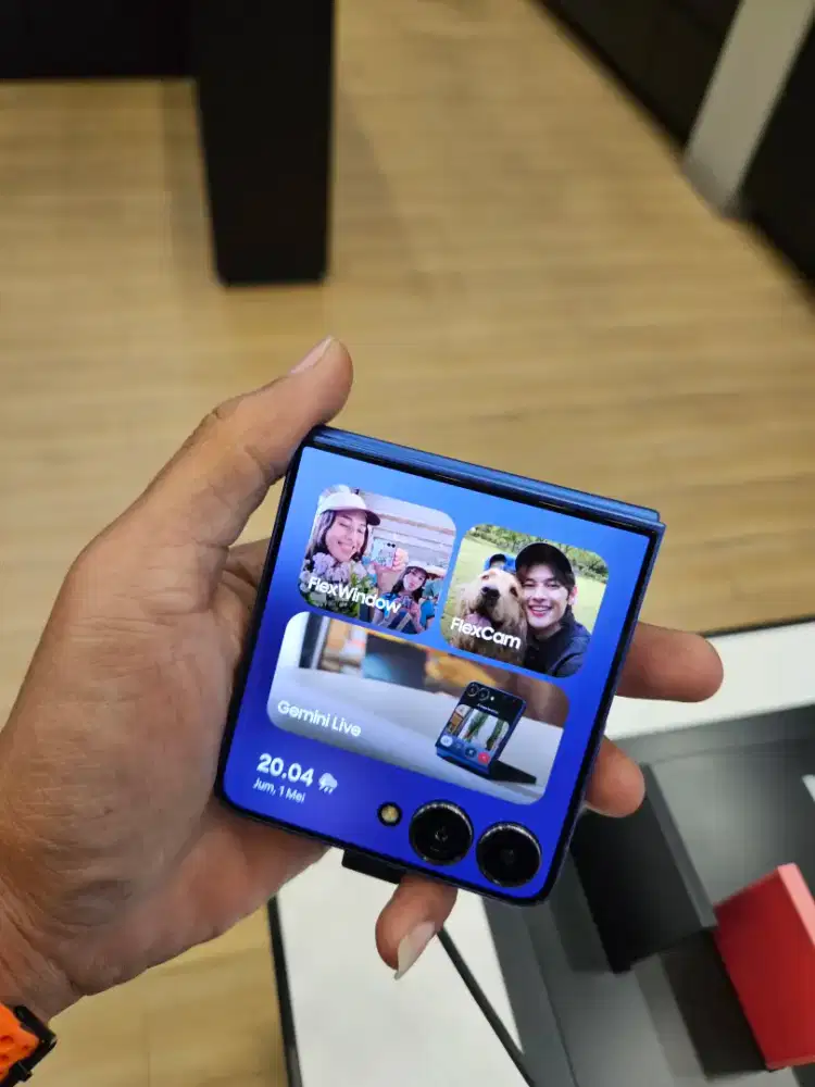 SAMSUNG Z FLIP7 FREE SPEAKER PREMIUM SENILAI 1 JUTA