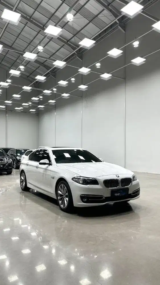 TDP 25jt! BMW 520i F10 Luxury LCI Facelift 2015, Plat L, KM 57rb