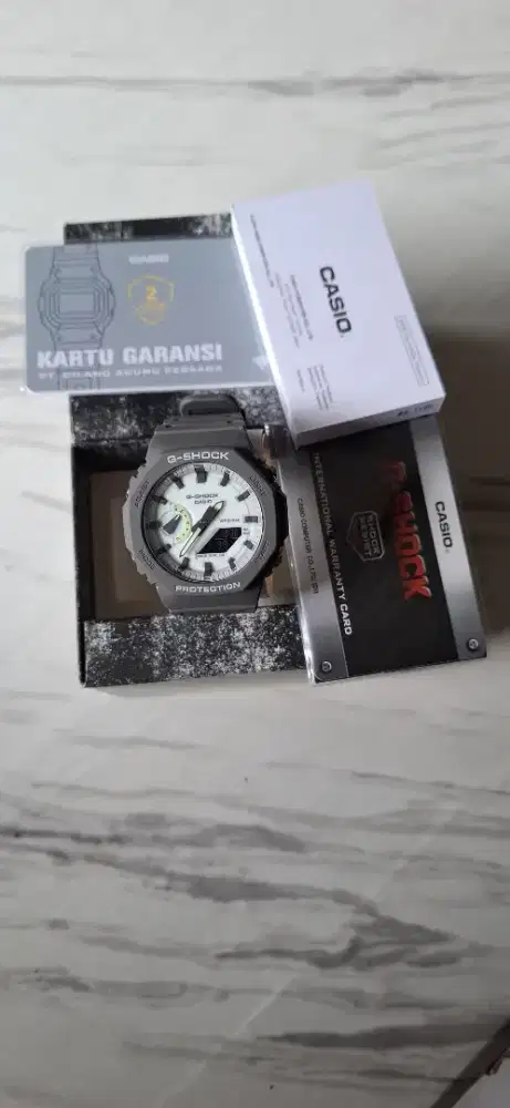 Casio G-SHOCK GA-2100HD-8ADR Jam Tangan Glow in the Dark