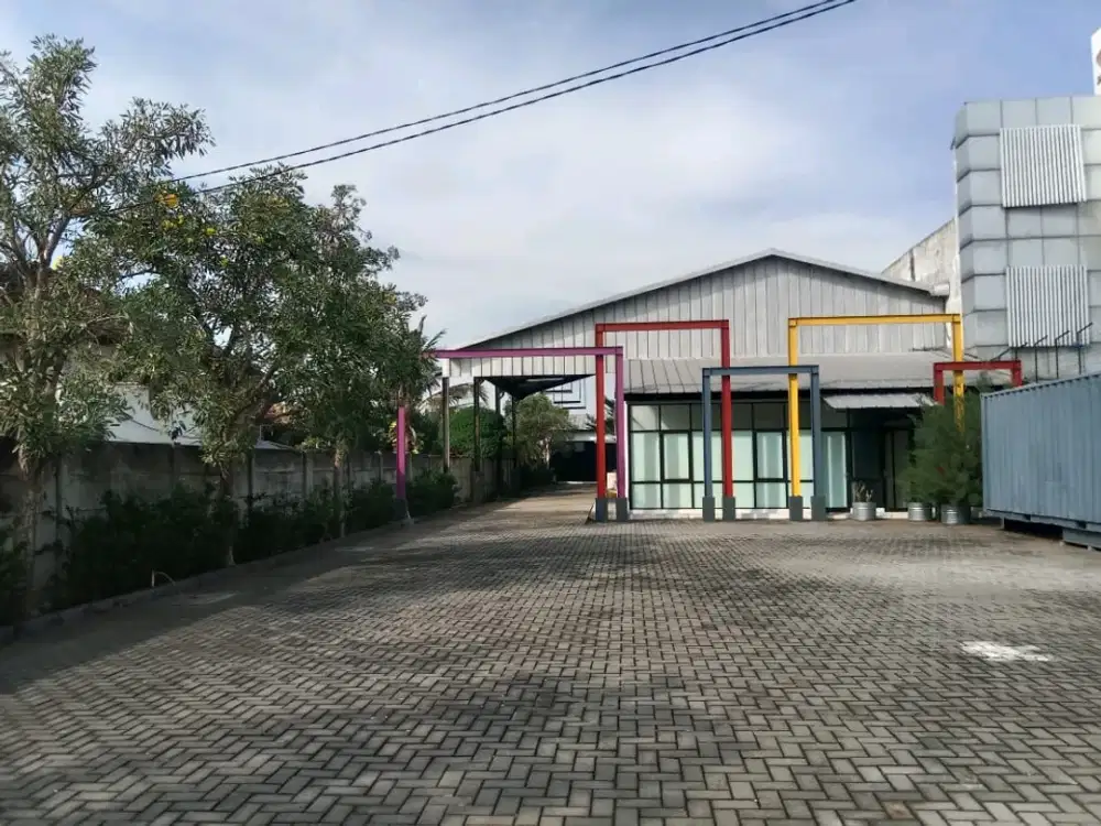 Gudang Baru Strategis Menganti Gresik