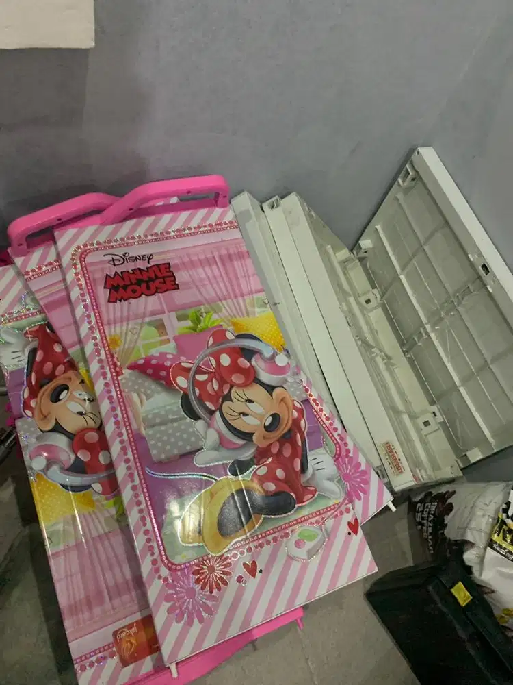 Lemari plastik gambar minnie mouse 4 pintu