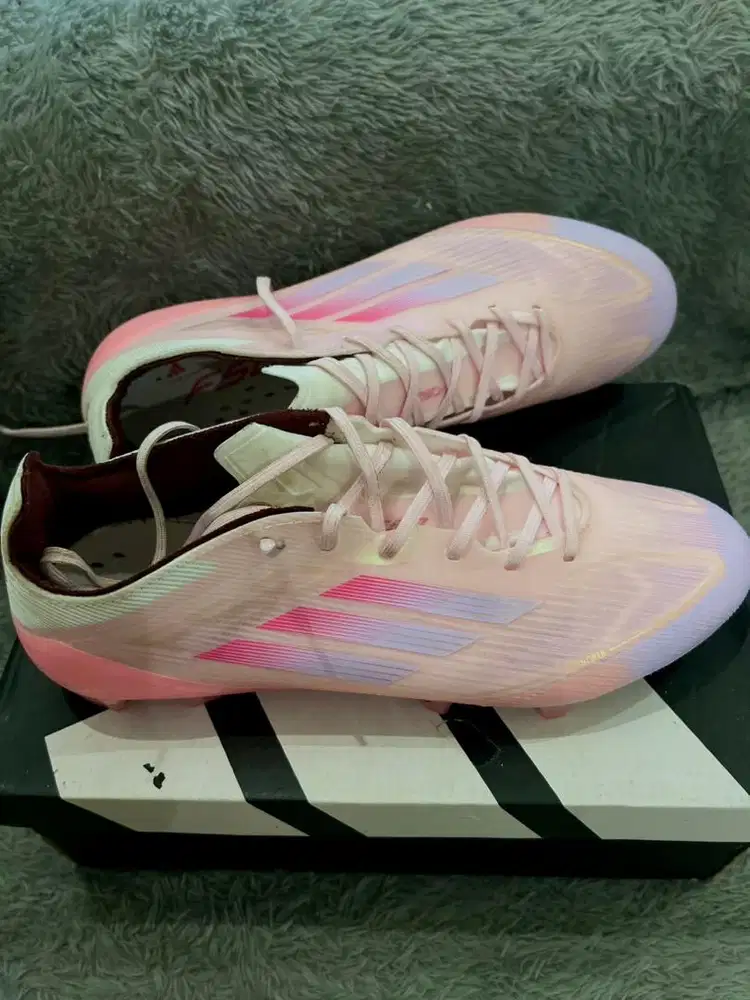 Sepatu futsal F50 elite pink
