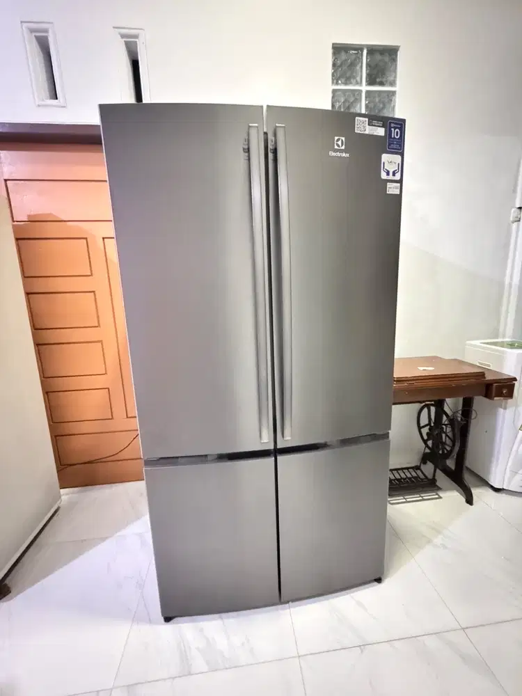 kulkas 4 pintu electrolux