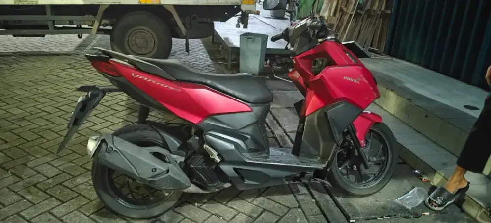 Honda Vario 160 CBS SP grande mate red