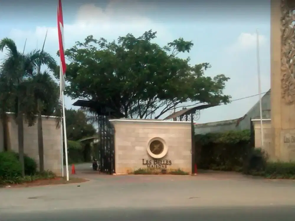 Dijual Rumah di:
Les Belles Maisons 
Jalan Raya Serpong, Seberang Mal WTC