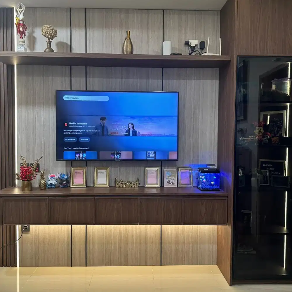 Panel TV Custom baru. Mulus bgt! Ga rugi beli ini.