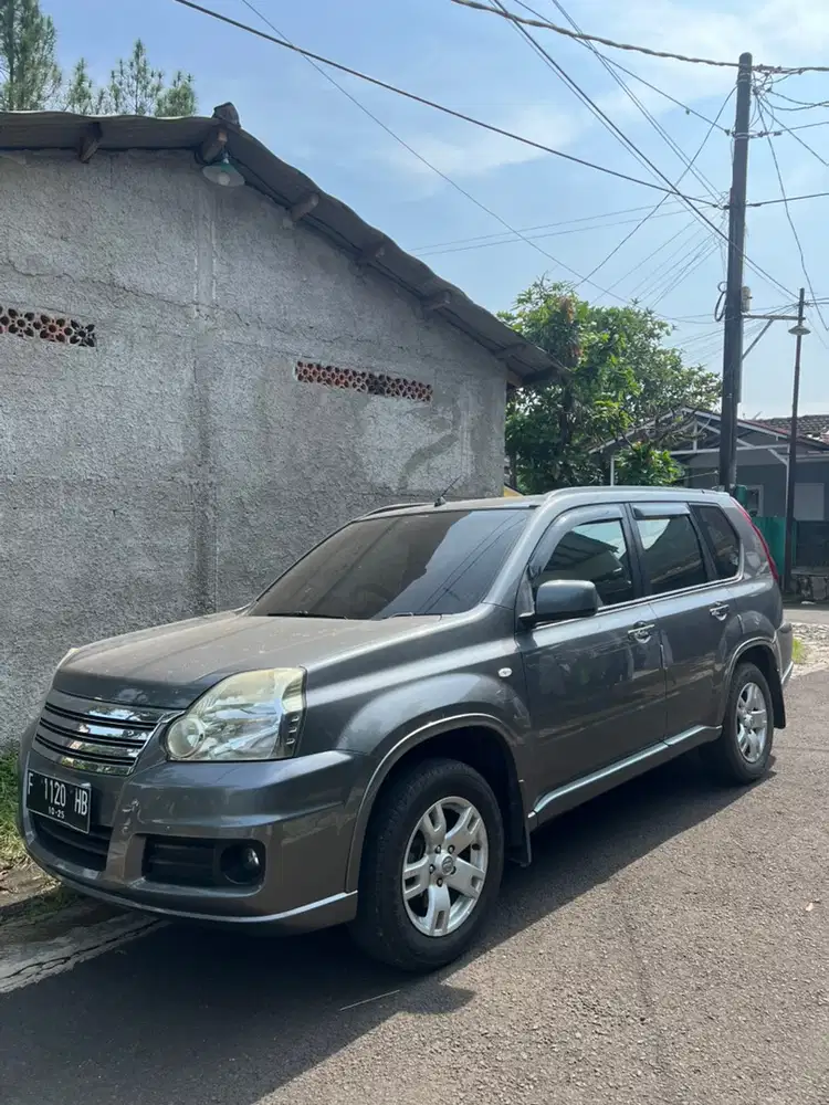 Nissan X-Trail 2010 Bensin