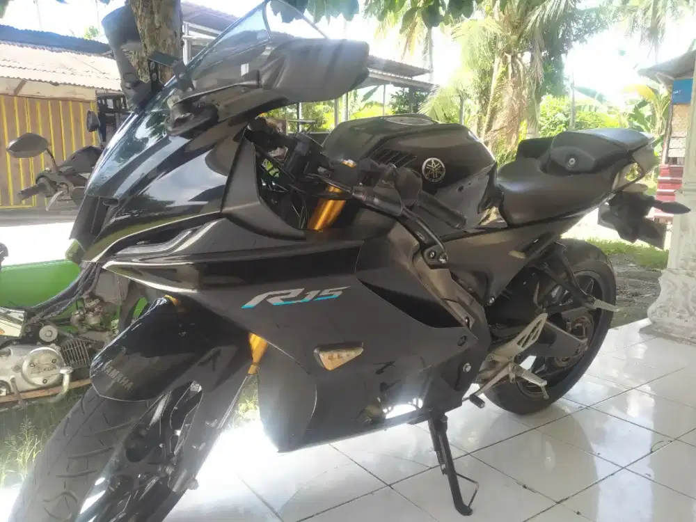 Dijual R15 V4  th 2022