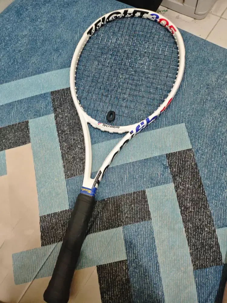 Raket tennis / tenis TECNIFIBRE TFIGHT 305