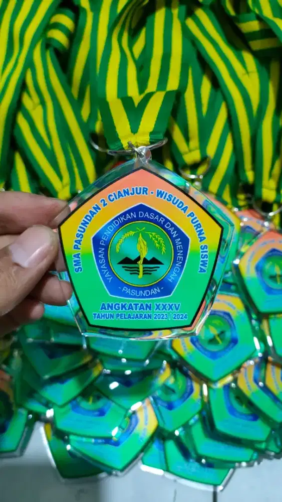 Mendali kelulusan wisuda, mendali resin bandung