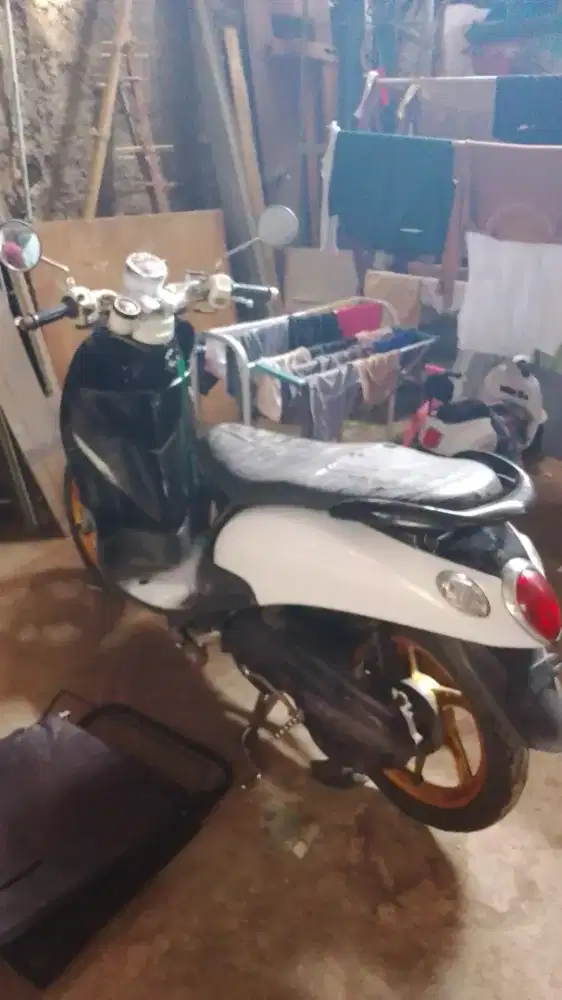 Jual cepat Fino rasa baru keluar dealer motor rawatan.