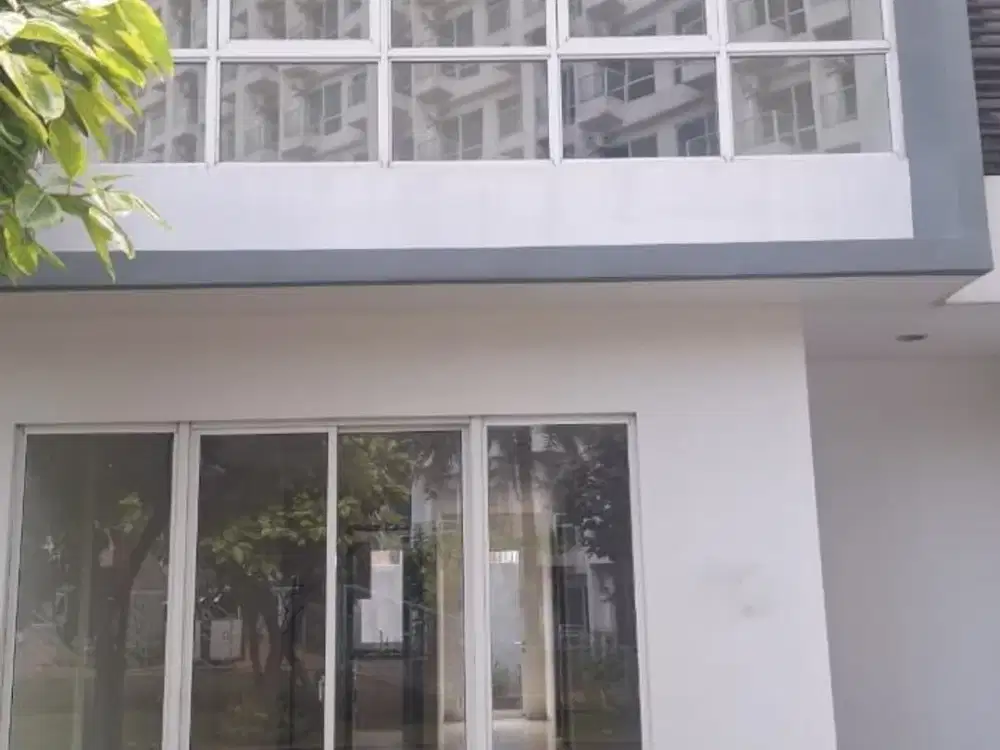 Town House Puri Mansion 2.5 Lantai Semi Furnished Jakarta Barat