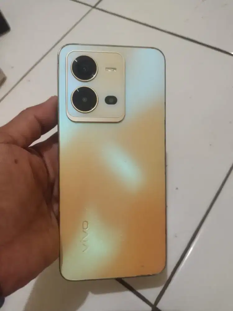 Vivo V25e  8+8/256  minus  fingerprint off selebihnya normal nokendala