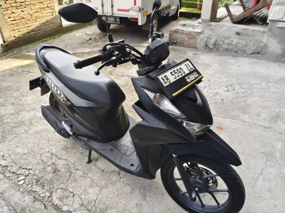 JUAL CEPAT - Honda Beat Street 2024 15,5JT