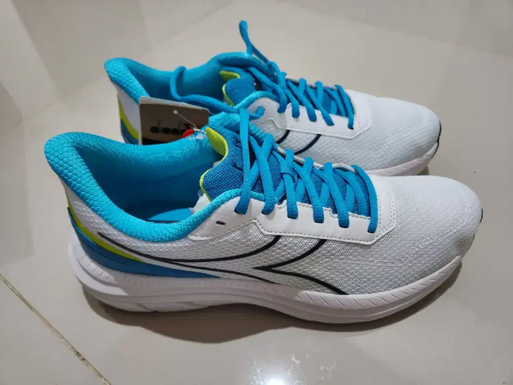 Sepatu Diadora Passo 5 Size 43 27.5 Baru Running