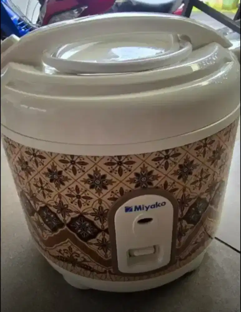 Rice Cooker Miyako PSG-607