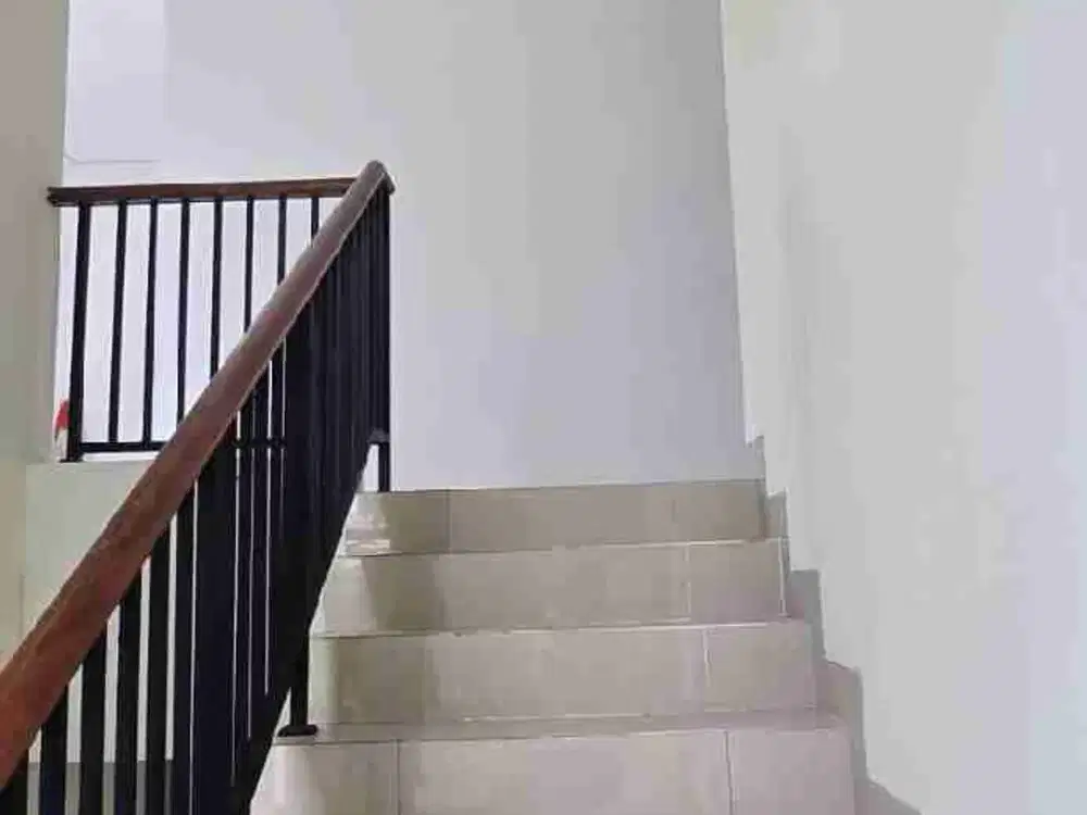 Disewakan rumah 2 lantai siap huni dj Harapan Indah 2 Bekasi