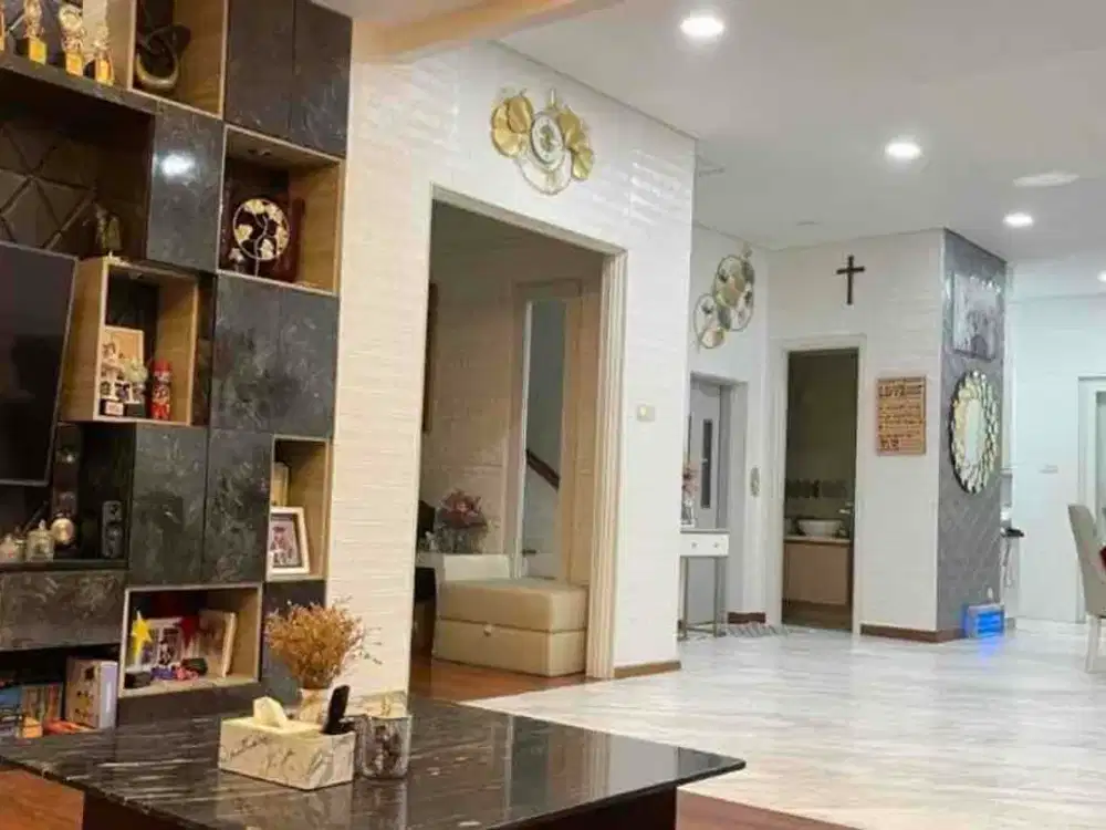 Di jual cepat rumah townhouse springhill kemayoran 6 kamar luas tanah 153 m2 parkir 3 mobil hadap barat lokasi strategis dekat pintu toll Kemayoran di springhill golf Kemayoran jakarta pusat