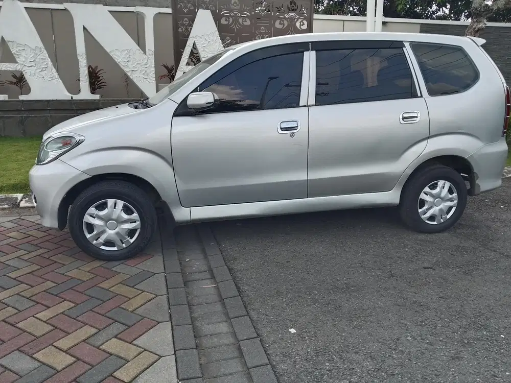 Daihatsu Xenia 2004 Bensin