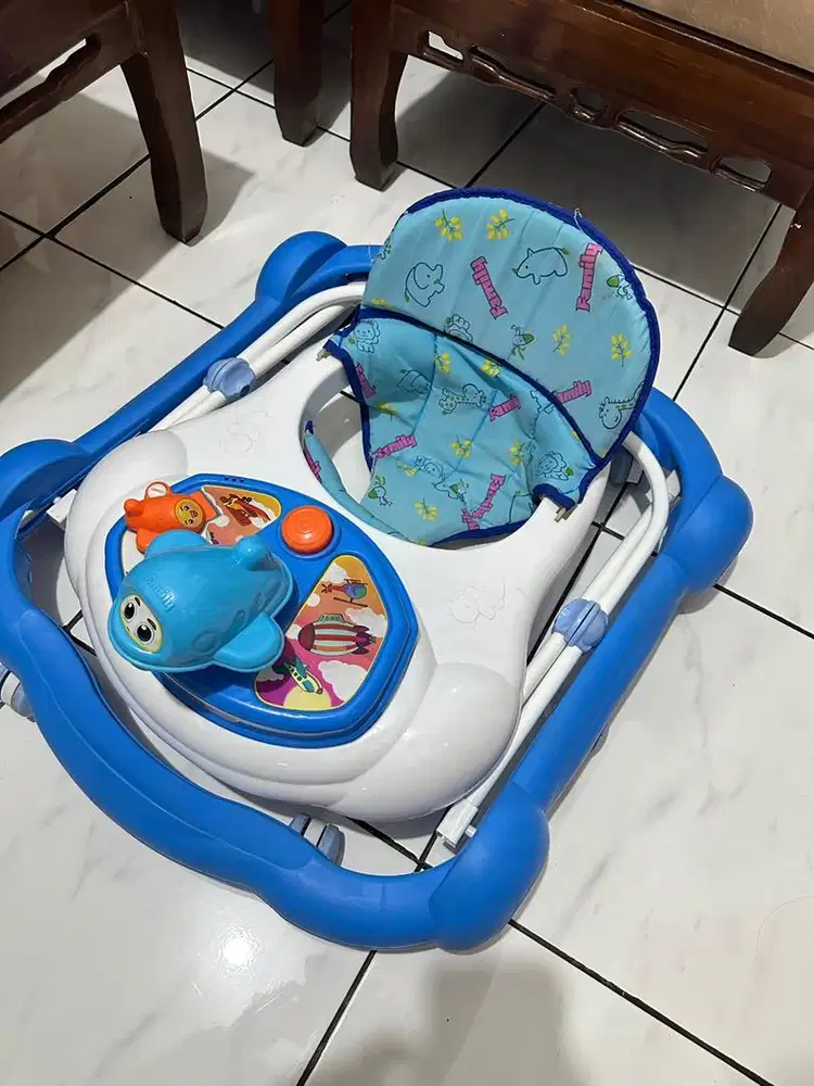 Baby Wolker merek Family