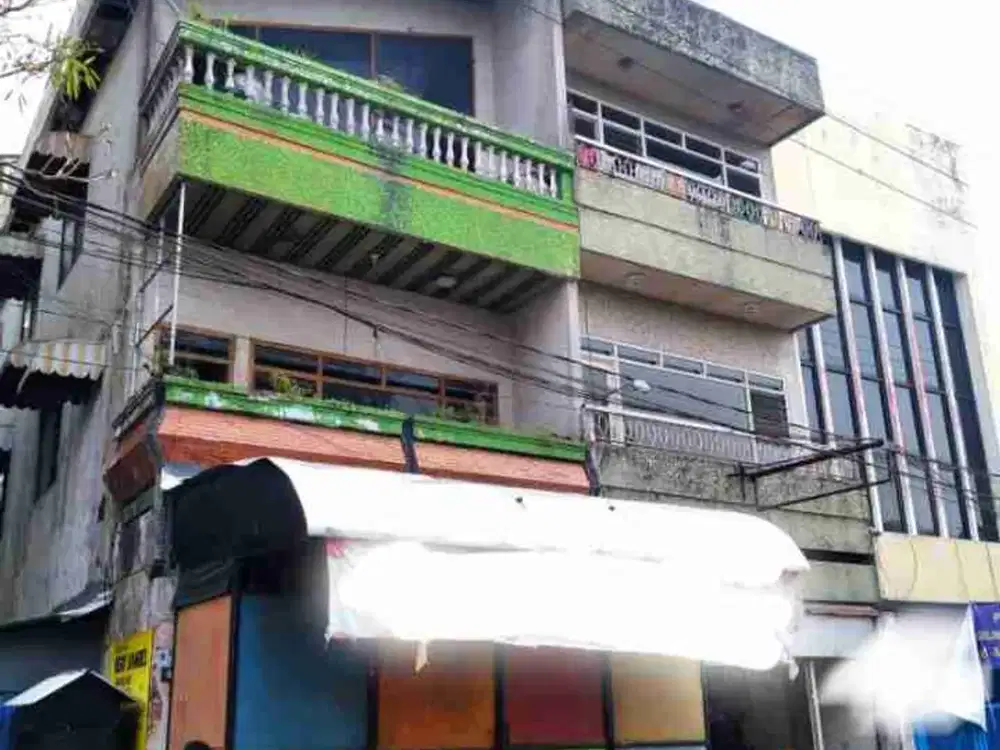 Dijual Ruko besar lokasi strategis di pusat Kota Malang dekat Alun Alun cocok untuk segala usaha