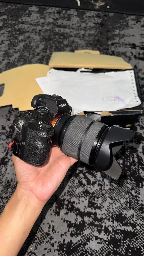 Kamera Sony A7 Mark II Fulset box + Lensa sony 28-70mm oss