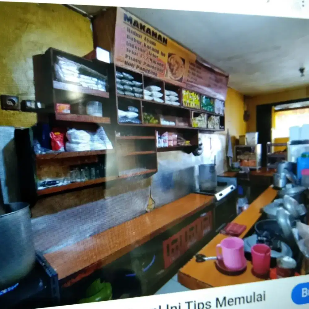 Karyawan kedai bagian masak