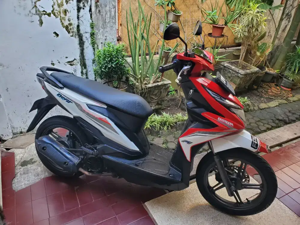 Honda Beat Cbs Iss Merah putih 2017 Full orisinil.