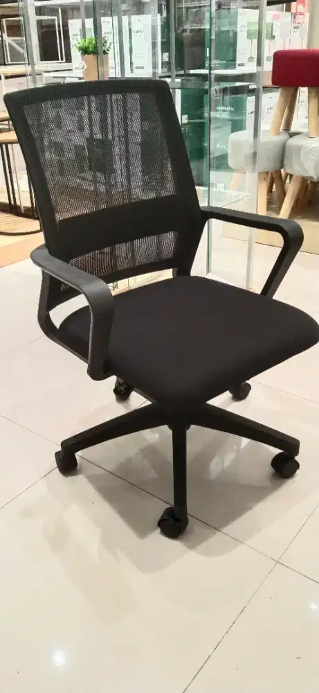 Promo kursi kantor simple dan nyaman
