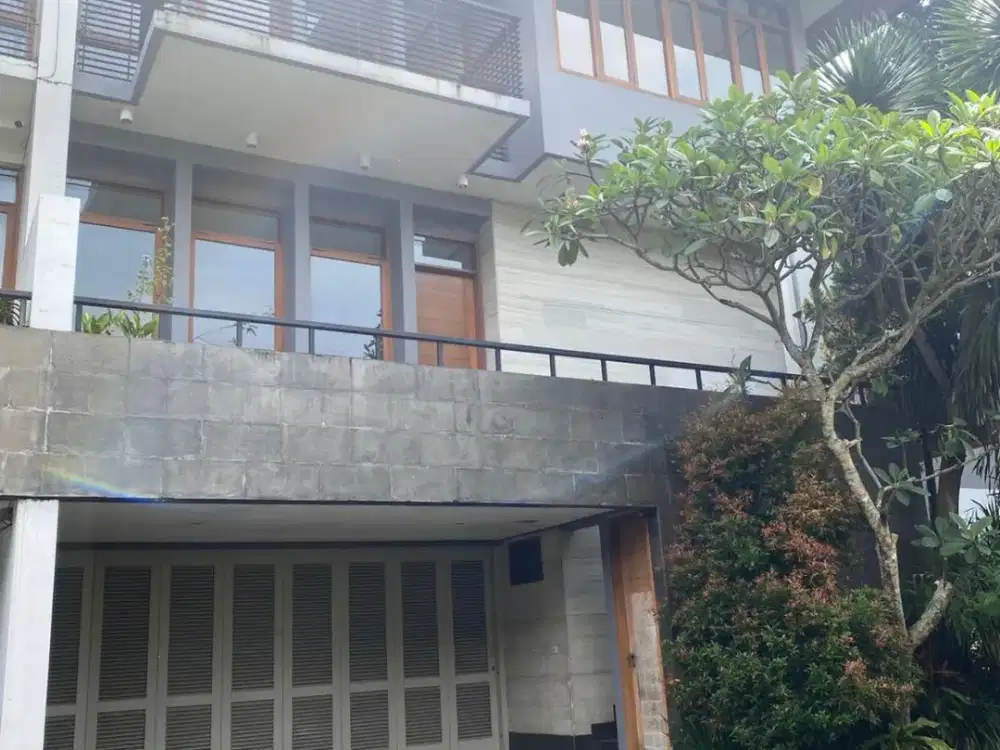 Disewakan Rumah Siap Huni Lingkungan Nyaman Lokasi di Green Terrace Setraduta Bandung