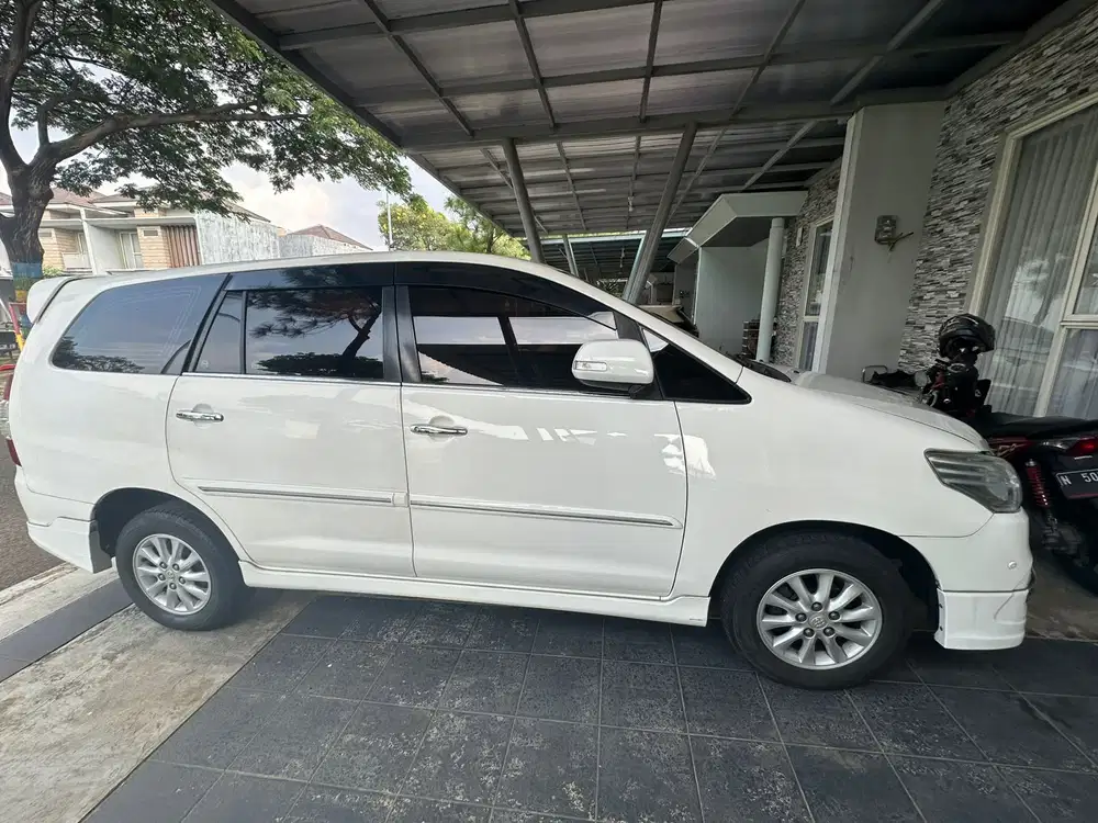 Toyota Kijang Innova 2014 Bensin