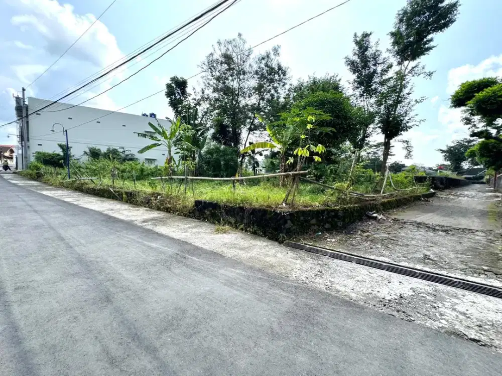 Lingkungan Kos, Tepi Jalan Aspal Posisi Hook