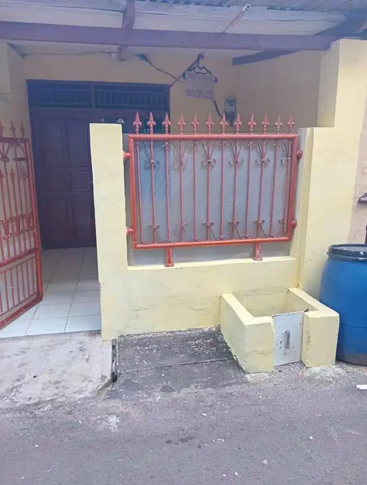Disewakan / Dikontrakkan Rumah diperum 2 karawaci