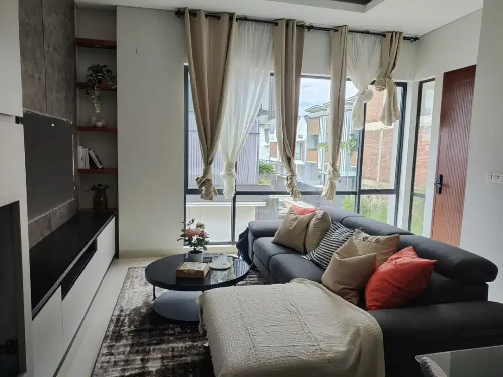 Dijual 3 Rumah Baru Full Furnished Siap Huni Lokasi di Komplek Setraduta Bandung