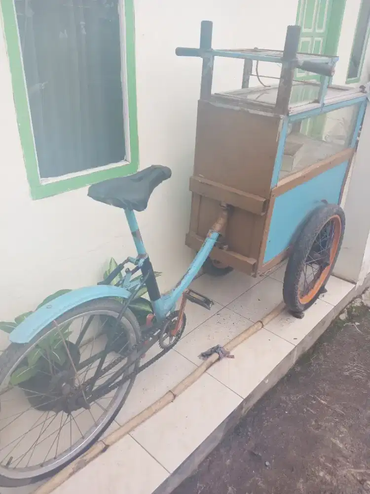 Roda becak buat jualan