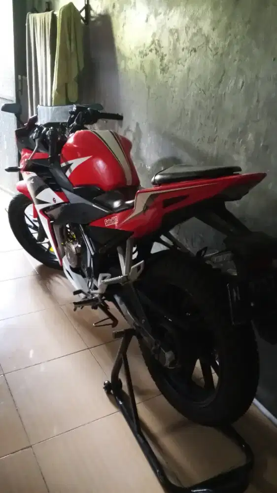 JUAL CEPAT HONDA CB150R
