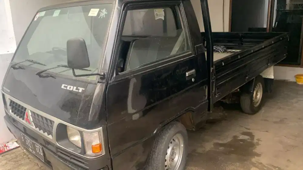 Mitsubishi L300 2010 pick up diesel power steering bagus siap kerja