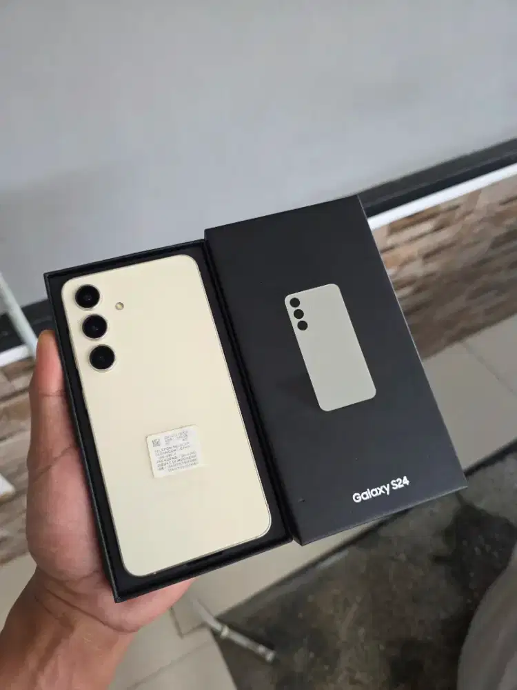 Samsung S24 5G 8/256GB Garansi resmi